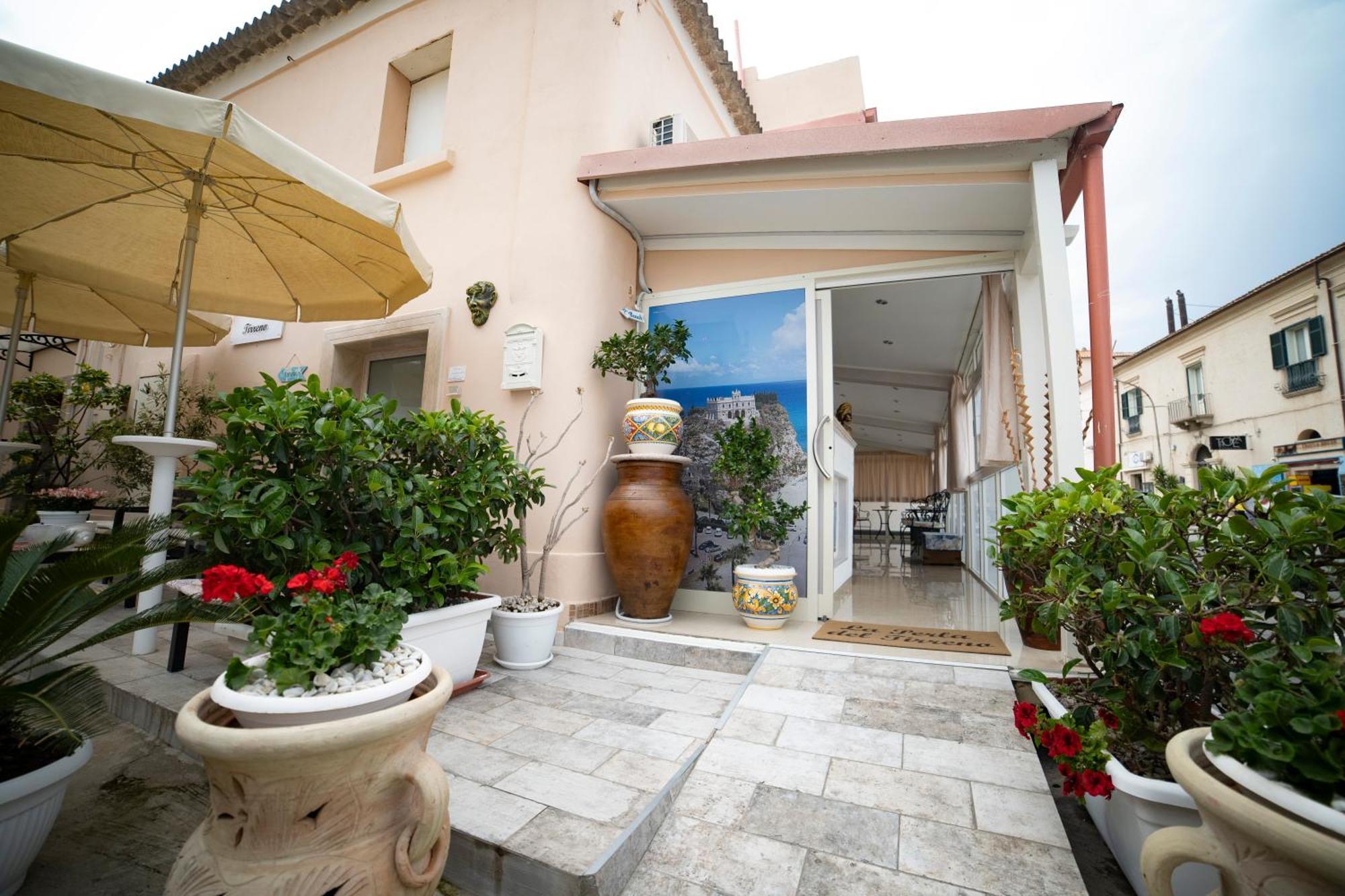 Bed and Breakfast La Perla Del Tirreno à Tropea Extérieur photo