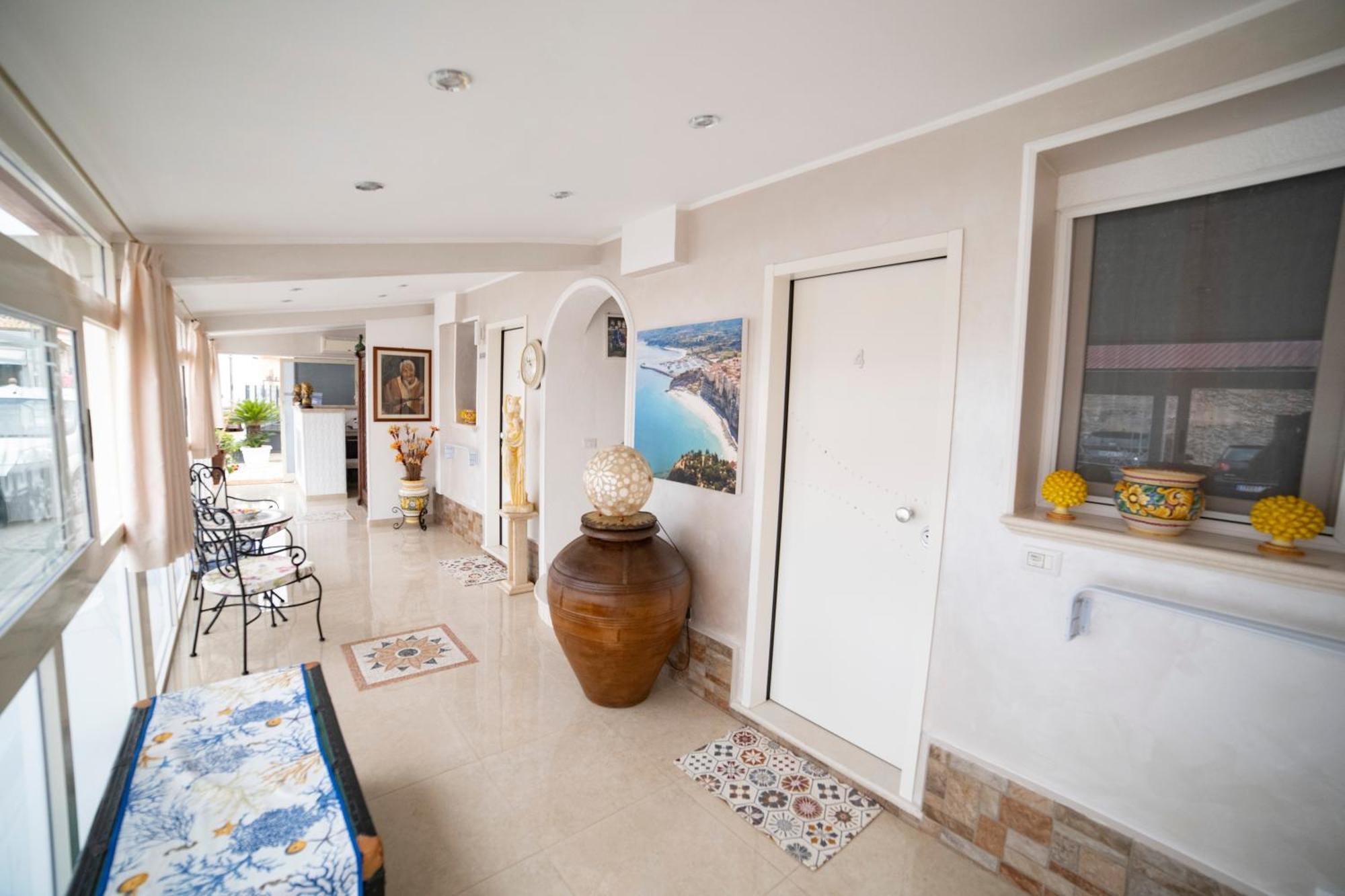 Bed and Breakfast La Perla Del Tirreno à Tropea Extérieur photo